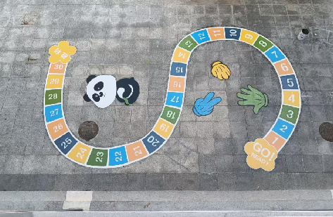 石屏地面游戏彩绘